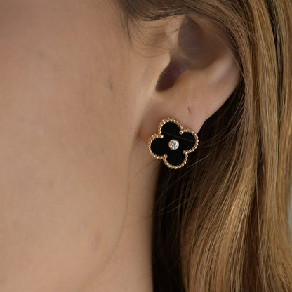 [NOBLE AURA]CLOVER MEDIUM 1 MOTIFS ONYX DIAMOND EARRINGS