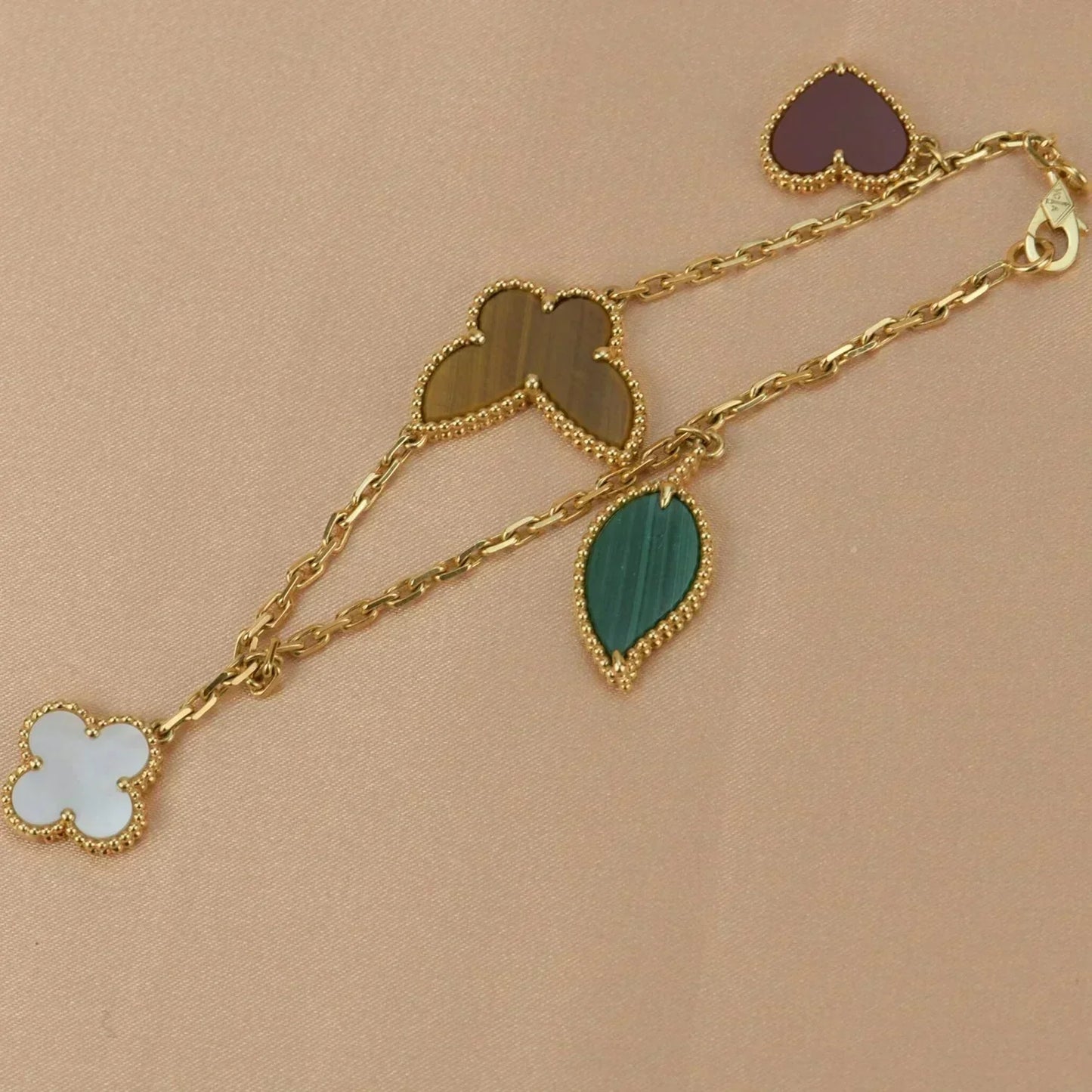 [NOBLE AURA]LUCKY SPRING 5 MOTIF GOLD BRACELET