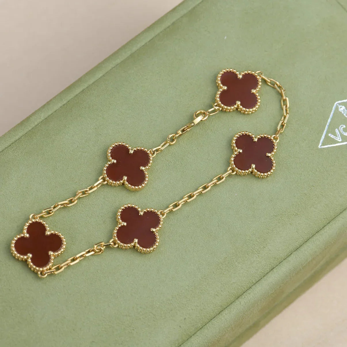 [NOBLE AURA] CLOVER 5 MOTIF RED CORNELIAN BRACELET COLLECTION