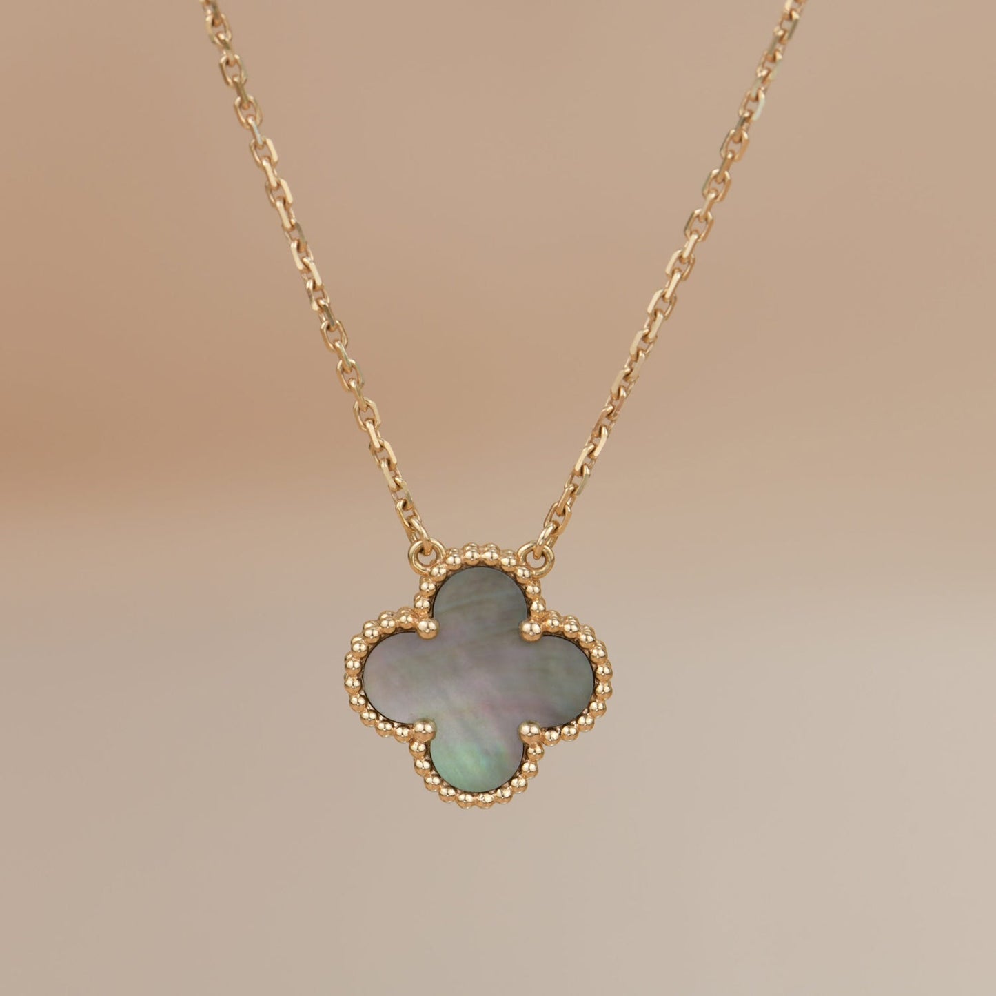 [NOBLE AURA]CLOVER 15MM  GRAY MOTHER OF PEARL NECKLACE
