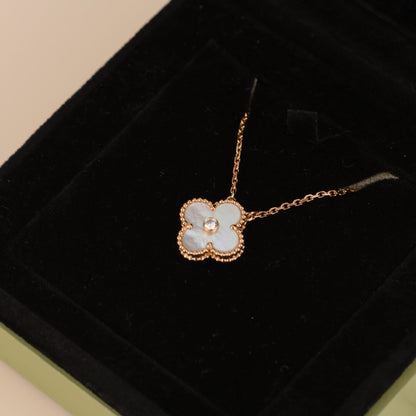 [NOBLE AURA]CLOVER 15MM DIAMOND WHITE FRITILLARIA NECKLACE