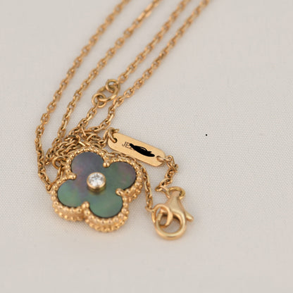 [NOBLE AURA]CLOVER 15MM DIAMOND AND MOTHER-OF-GREY NECKLACE