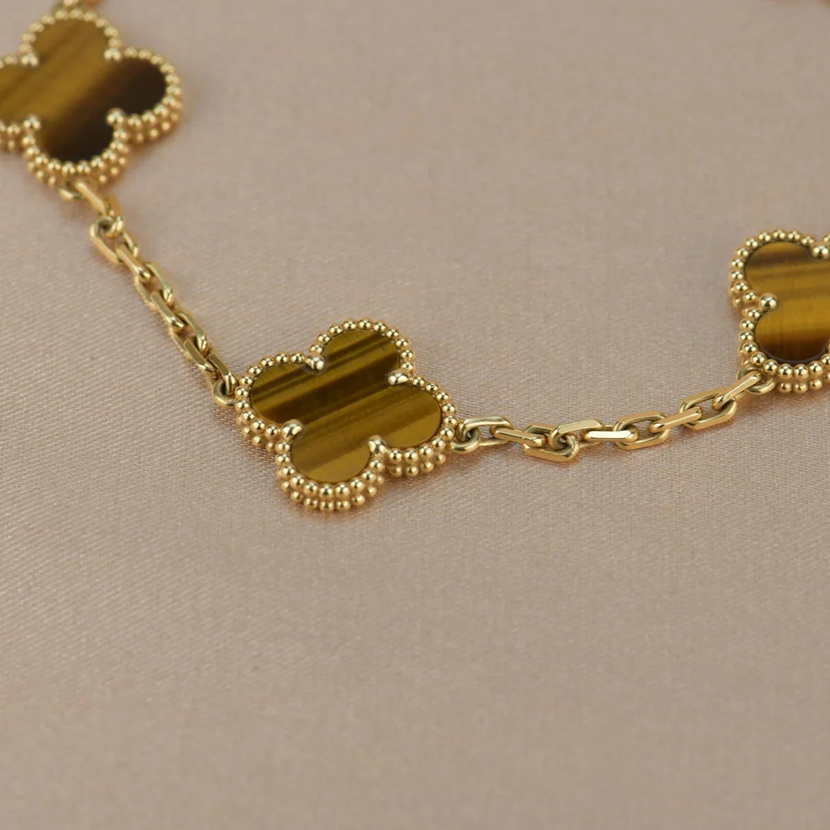 [NOBLE AURA] CLOVER 5 MOTIFS TIGER EYE BRACELET COLLECTION
