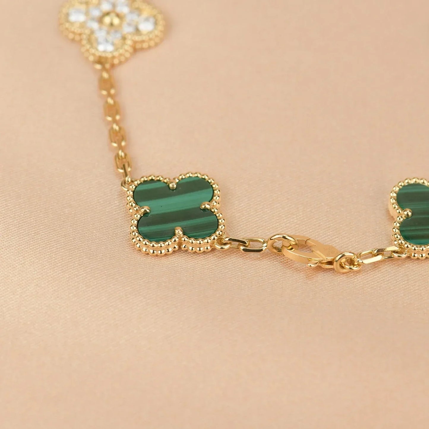 [NOBLE AURA] CLOVER 5 MOTIF MALACHITE BRACELET COLLECTION