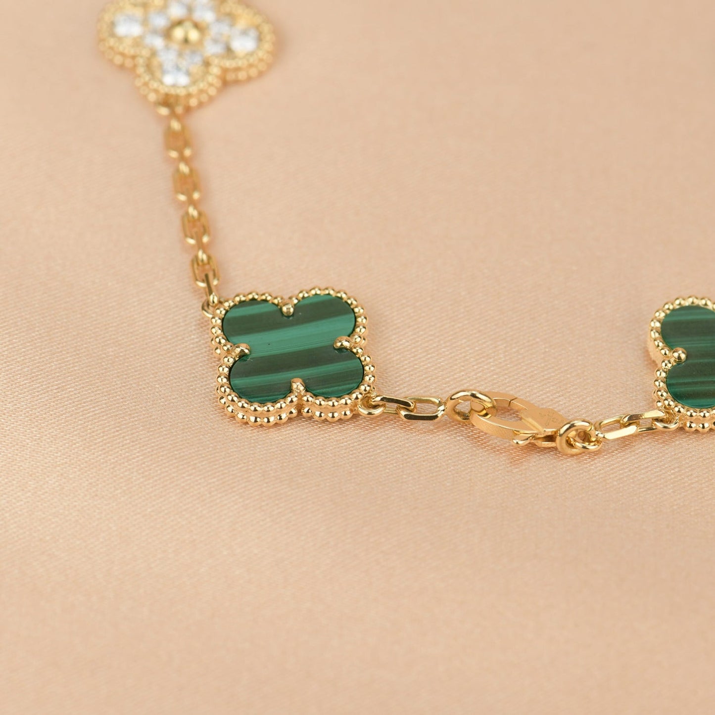 [NOBLE AURA]CLOVER  5 MOTIF MALACHITE DIAMOND BRACELET