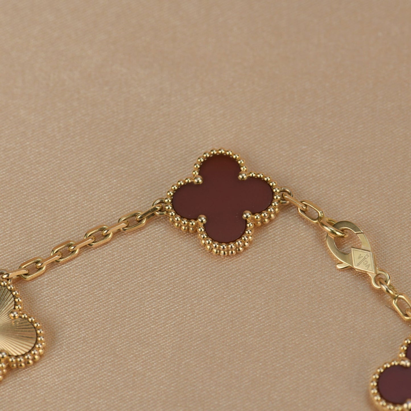 [NOBLE AURA]CLOVER  5 MOTIFS CARNELIAN GOLD BRACELET