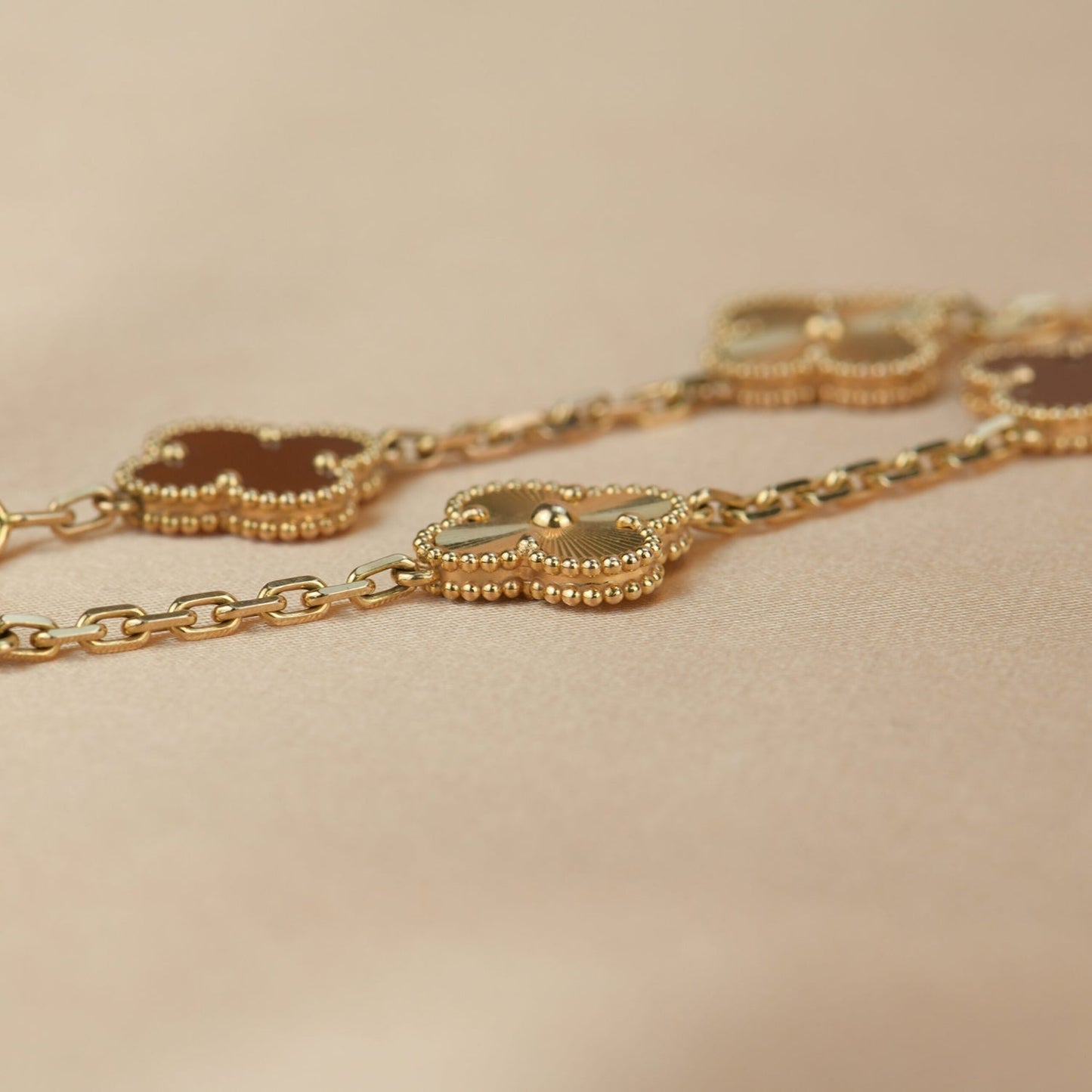 [NOBLE AURA]CLOVER  5 MOTIFS CARNELIAN GOLD BRACELET