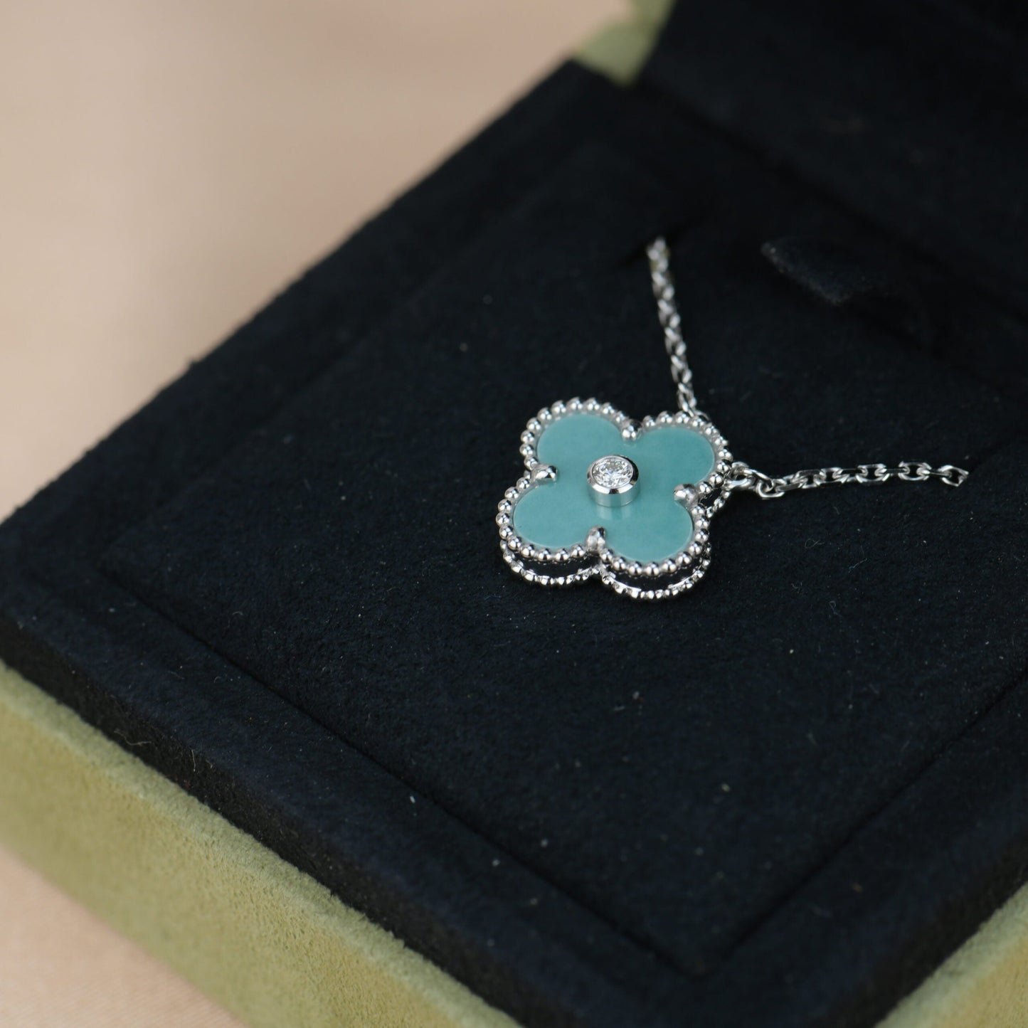 [NOBLE AURA]CLOVER 15MM DIAMOND SVRES PORCELAIN  NECKLACE SILVER