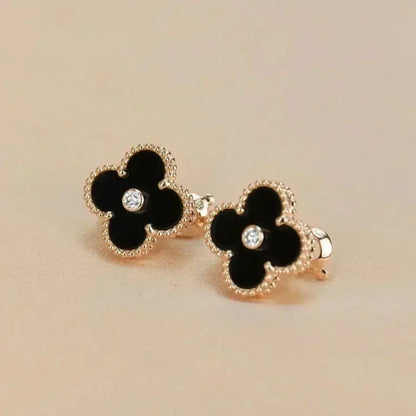 [NOBLE AURA]CLOVER MEDIUM 1 MOTIFS ONYX DIAMOND EARRINGS