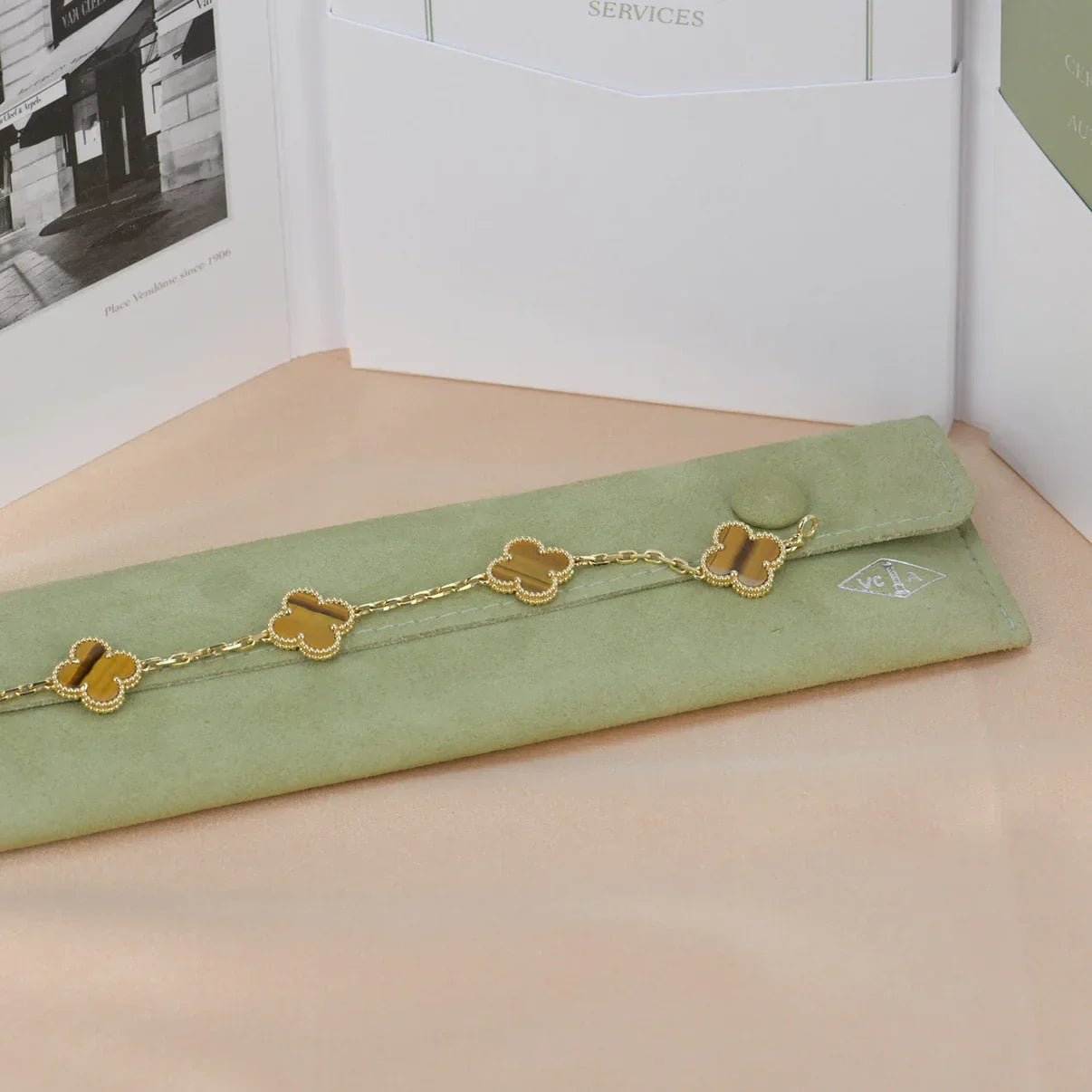 [NOBLE AURA] CLOVER 5 MOTIFS TIGER EYE BRACELET COLLECTION