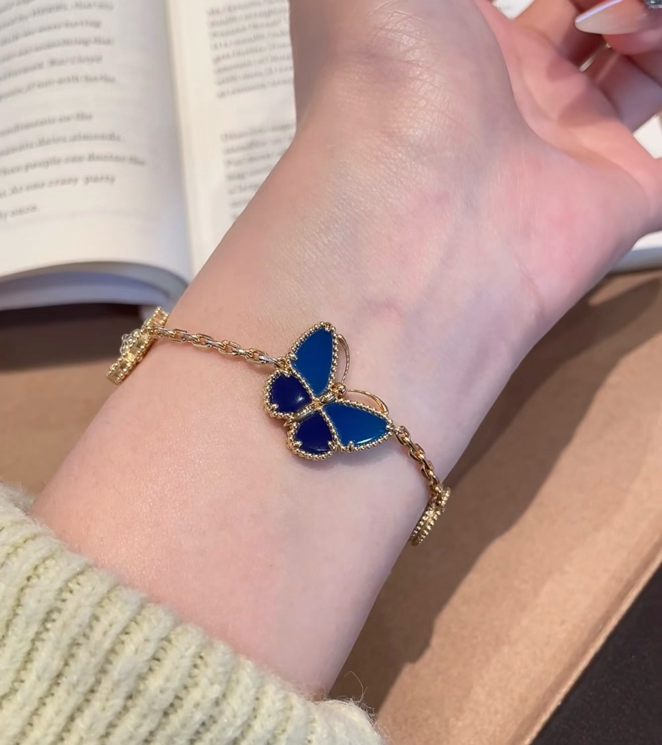[NOBLE AURA] LUCKY SPRING BUTTERFLY 5 MOTIF BRACELET