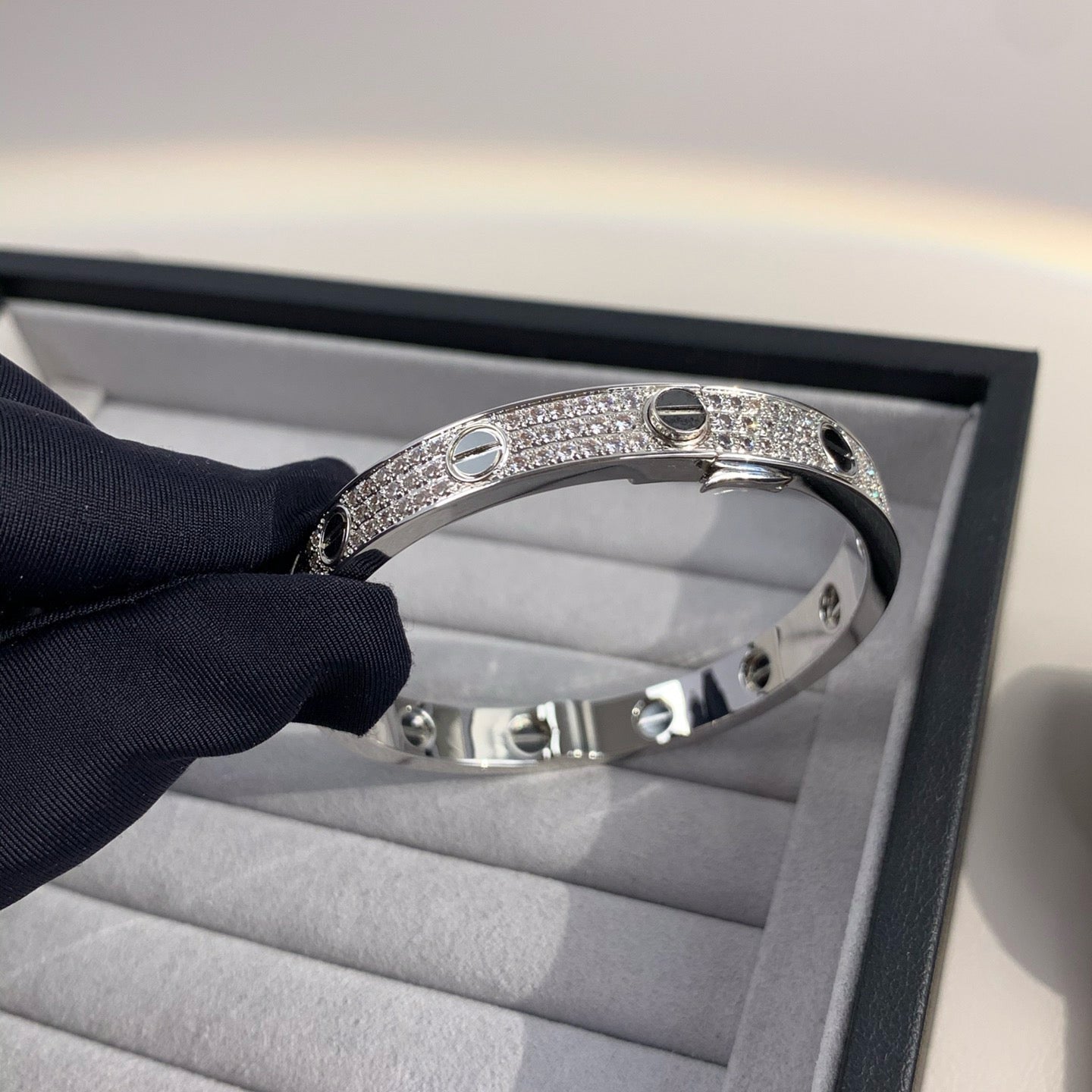 [NOBLE AURA]LOVE BRACELET 6.1MM DIAMOND-PAVED CERAMIC