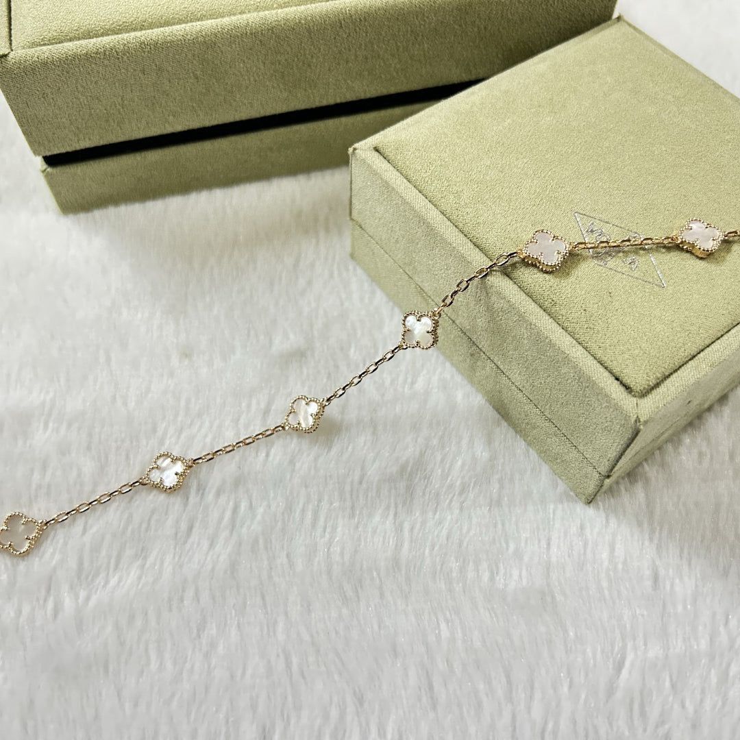 [NOBLE AURA]CLOVER 6 MOTIF WHITE MOP BRACELET