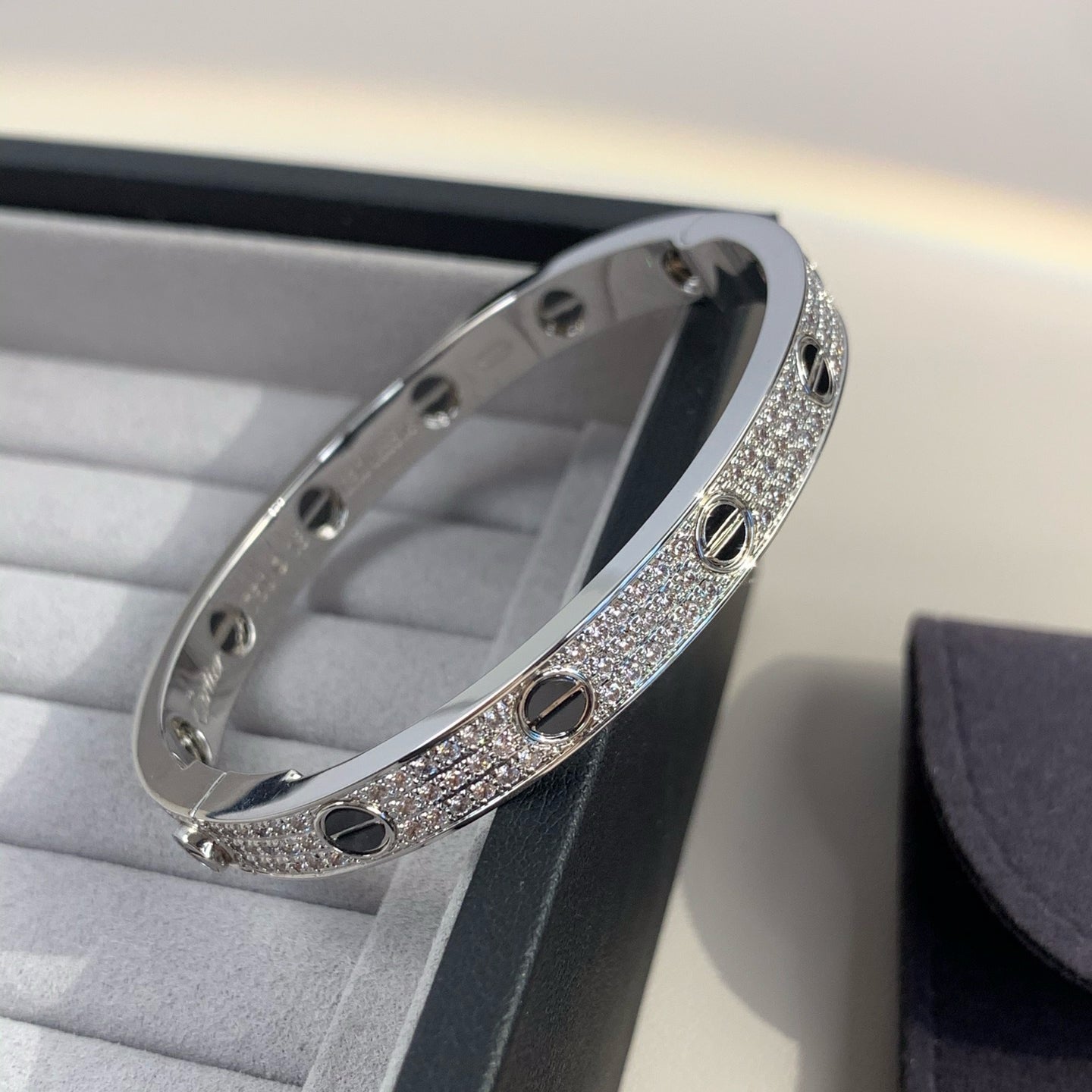[NOBLE AURA]LOVE BRACELET 6.1MM DIAMOND-PAVED CERAMIC