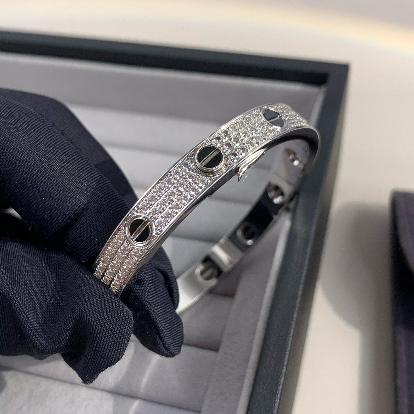 [NOBLE AURA]LOVE BRACELET 6.1MM DIAMOND-PAVED CERAMIC