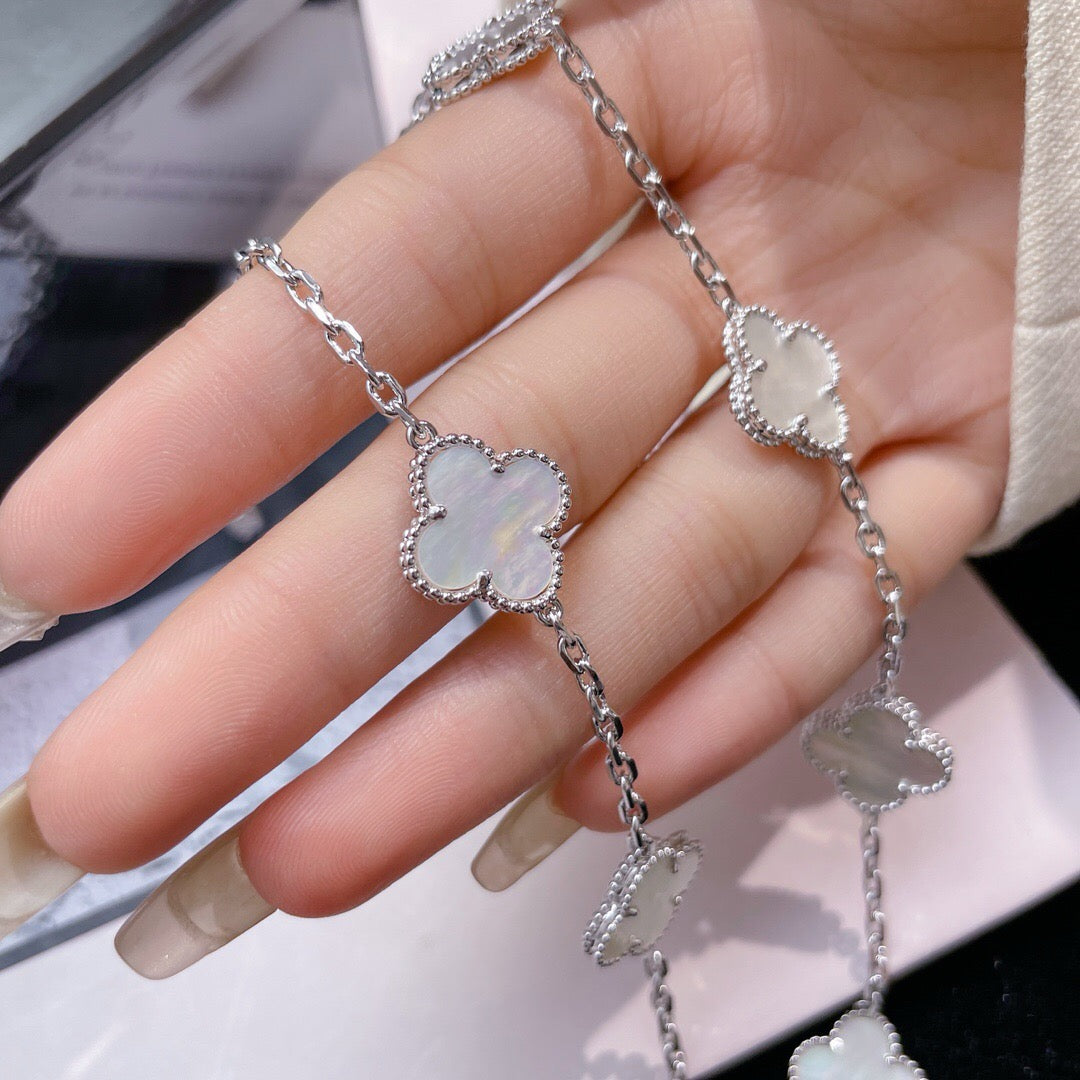[NOBLE AURA]CLOVER 10 MOTIFS WHITE MOTHER OF PEARL NECKLACE