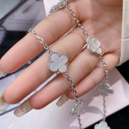 [NOBLE AURA]CLOVER 10 MOTIFS WHITE MOTHER OF PEARL NECKLACE