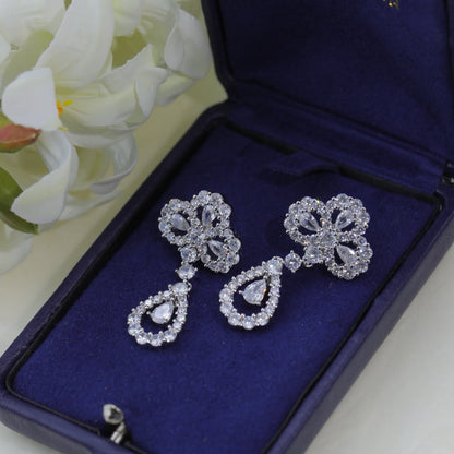 [NOBLE AURA]LOOP EARRINGS FULL MOTIF DIAMOND