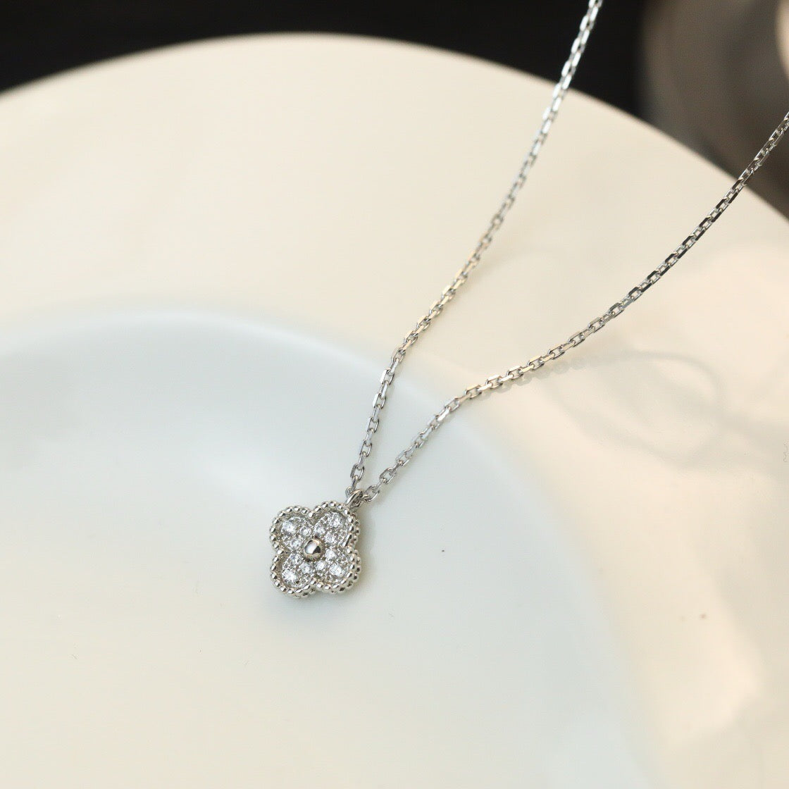 [NOBLE AURA]CLOVER MINI 9.5MM PENDANT DIAMOND NECKLACE