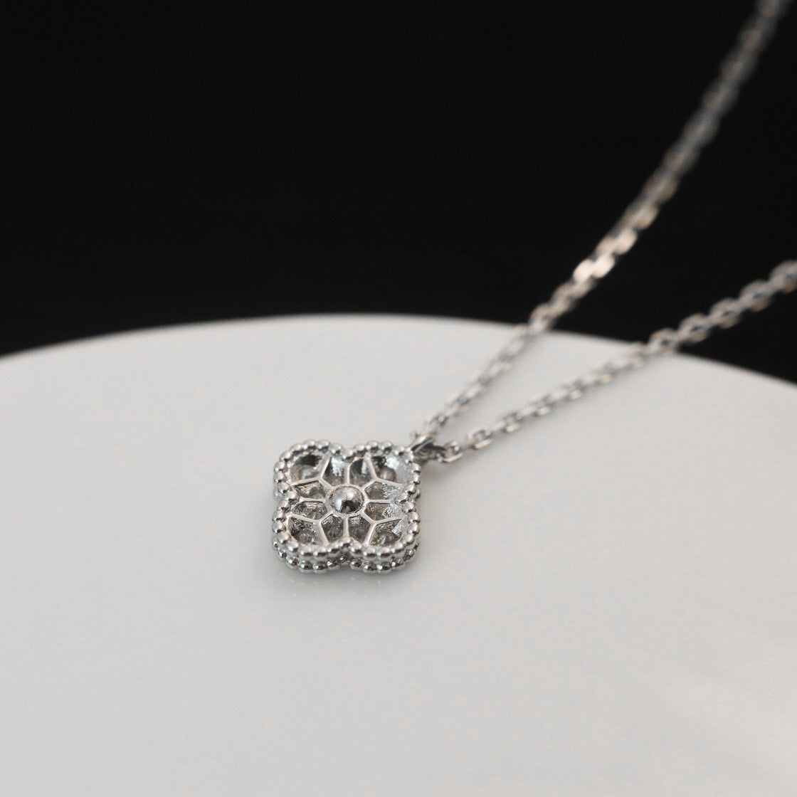 [NOBLE AURA]CLOVER MINI 9.5MM PENDANT DIAMOND NECKLACE