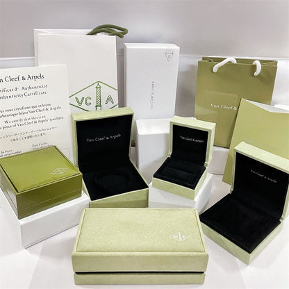 [NOBLE AURA]VA CLOVER BOX GIFT BAG
