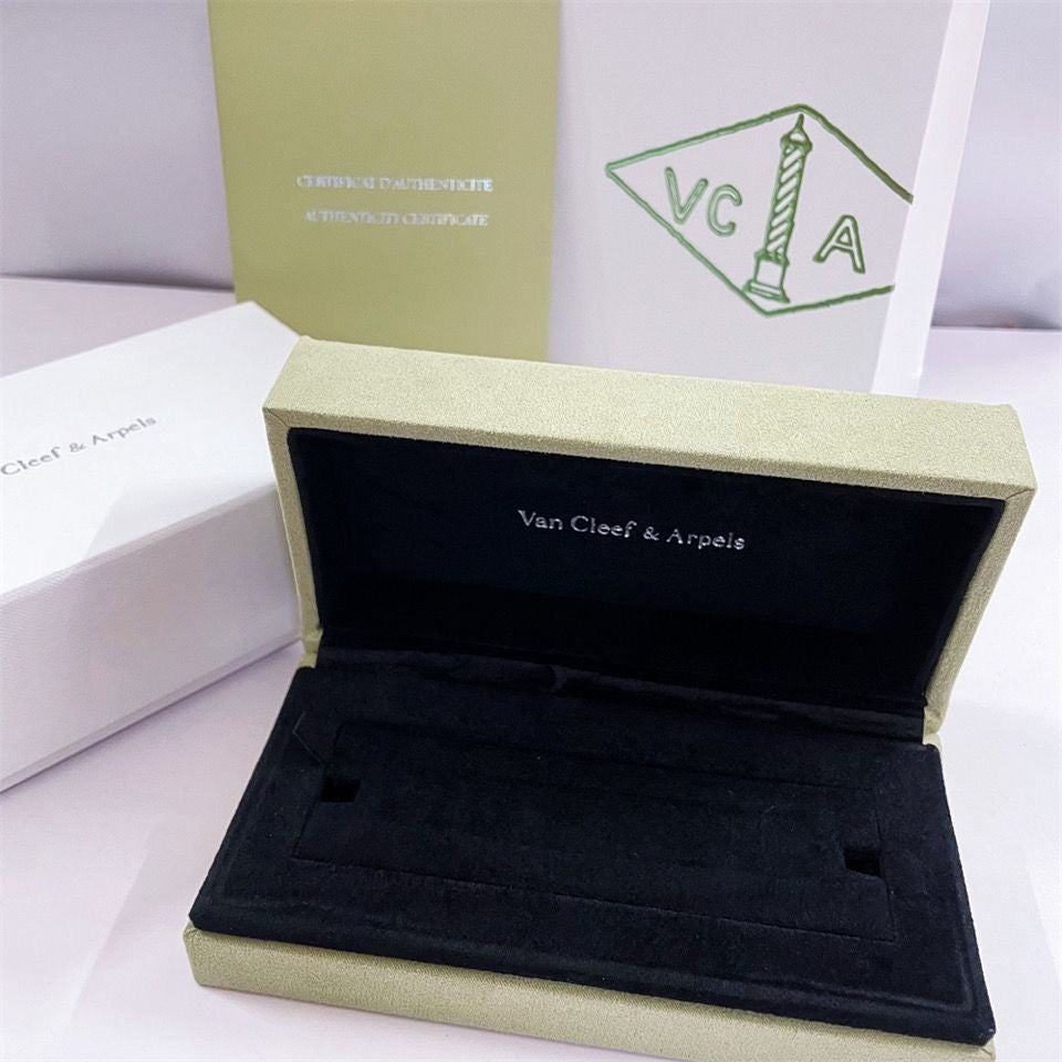 [NOBLE AURA]VA CLOVER BRACELET NECKLACE RING BOX GIFT BAG