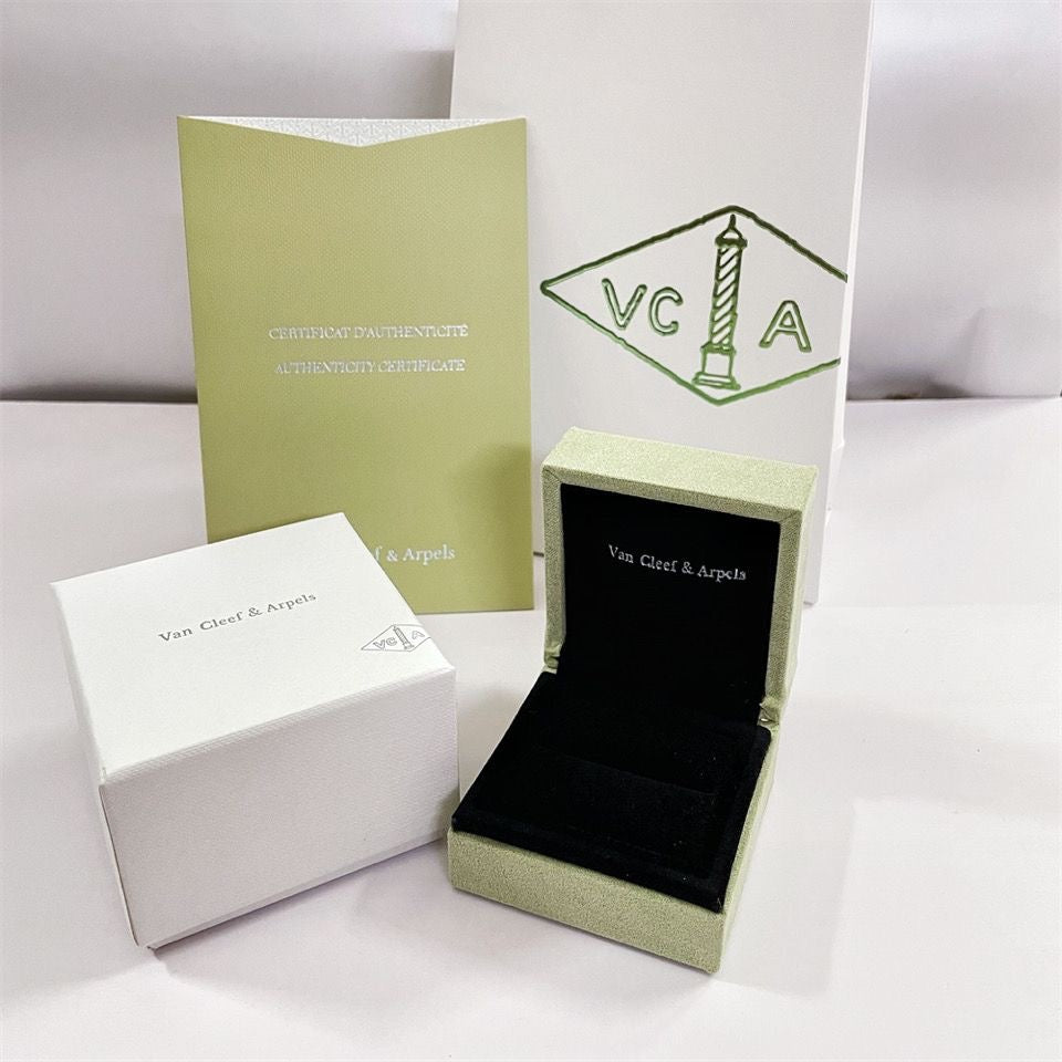[NOBLE AURA]VA CLOVER BRACELET NECKLACE RING BOX GIFT BAG