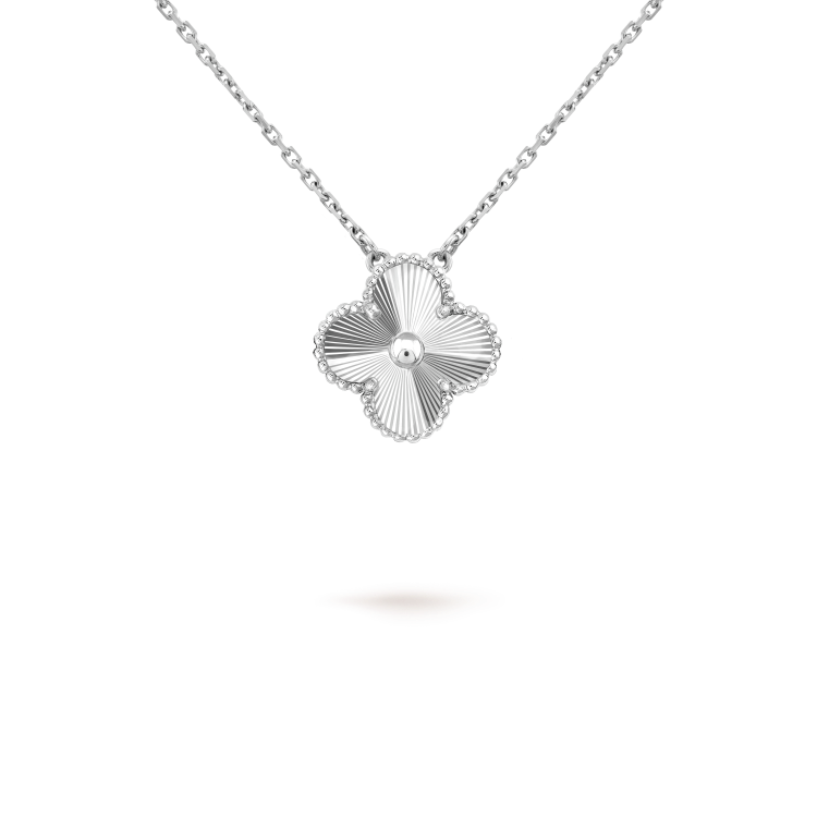 [NOBLE AURA]CLOVER 15MM LASER NECKLACE SILVER