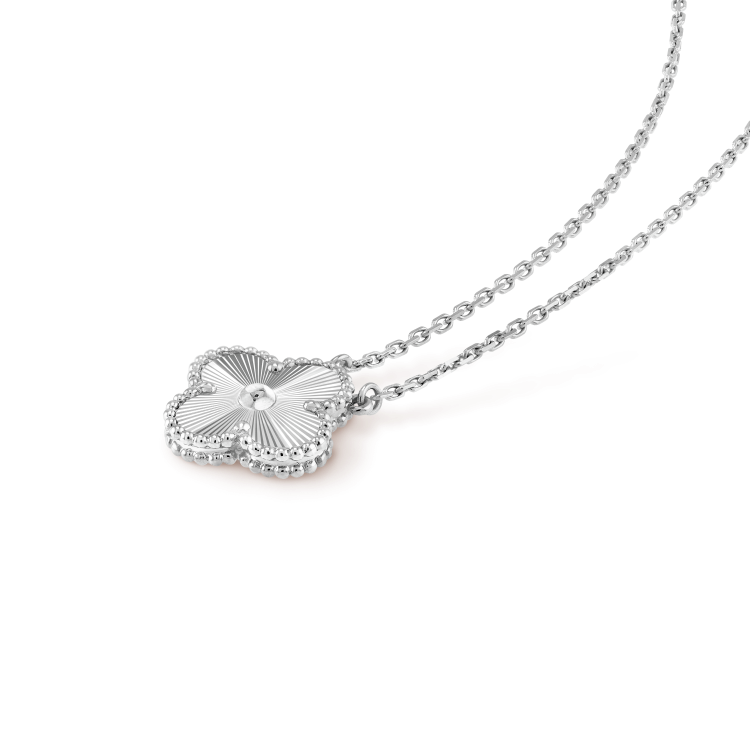 [NOBLE AURA]CLOVER 15MM LASER NECKLACE SILVER