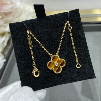 [NOBLE AURA]CLOVER 15MM DIAMOND AND YELLOW TIGER'S EYE AGATE necklace