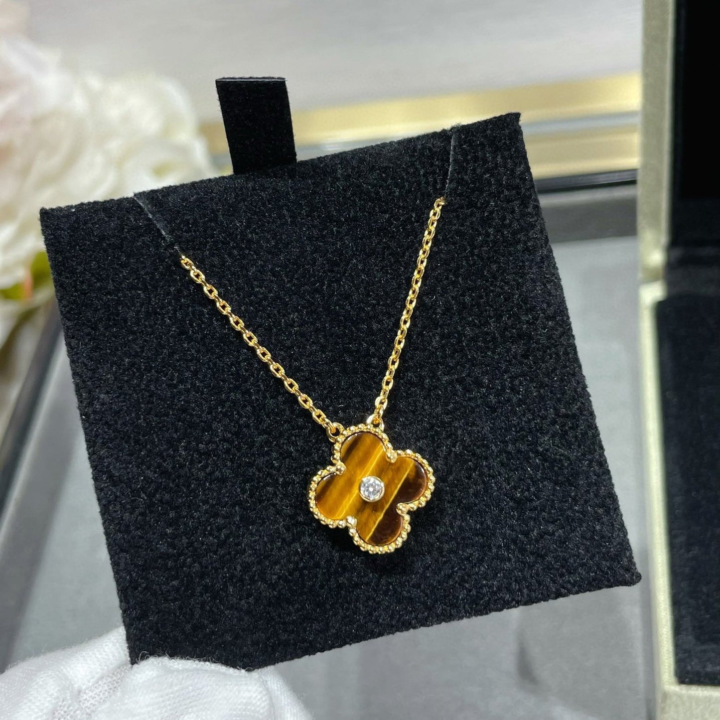 [NOBLE AURA]CLOVER 15MM DIAMOND AND YELLOW TIGER'S EYE AGATE necklace