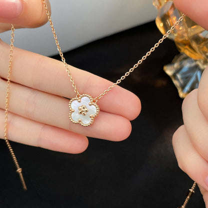 [NOBLE AURA]LUCKY  WHITE MOP  PLUM BLOSSOM NECKLACE