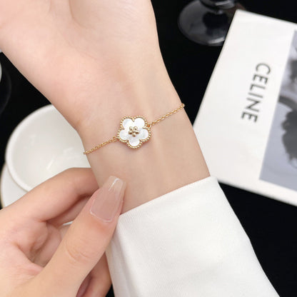 [NOBLE AURA]LUCKY WHITE MOP PLUM BLOSSOM  BRACELET
