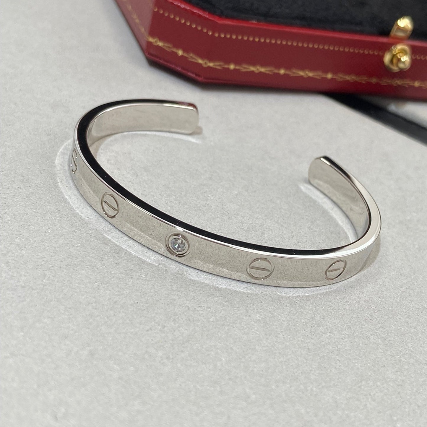 [NOBLE AURA]LOVE BRACELET 6.1MM 1 DIAMOND OPEN CUFF