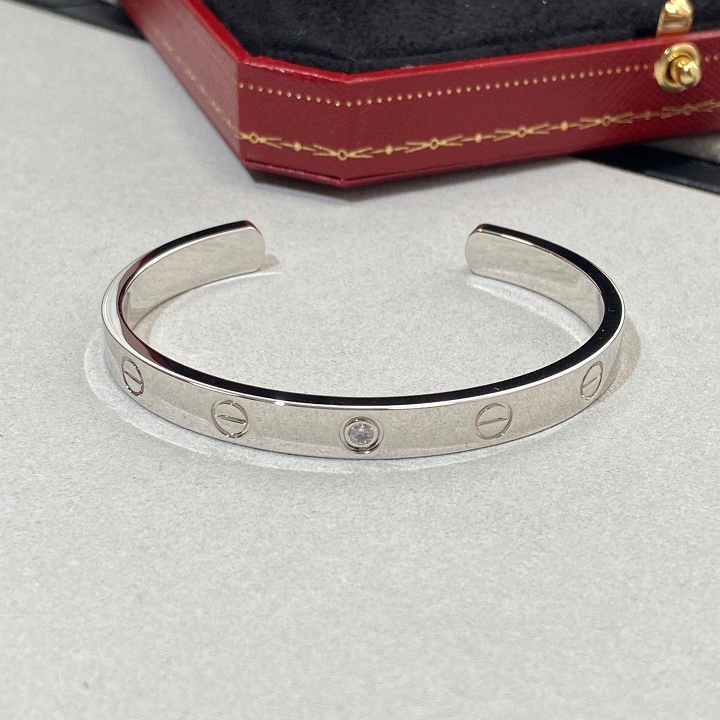 [NOBLE AURA]LOVE BRACELET 6.1MM 1 DIAMOND OPEN CUFF