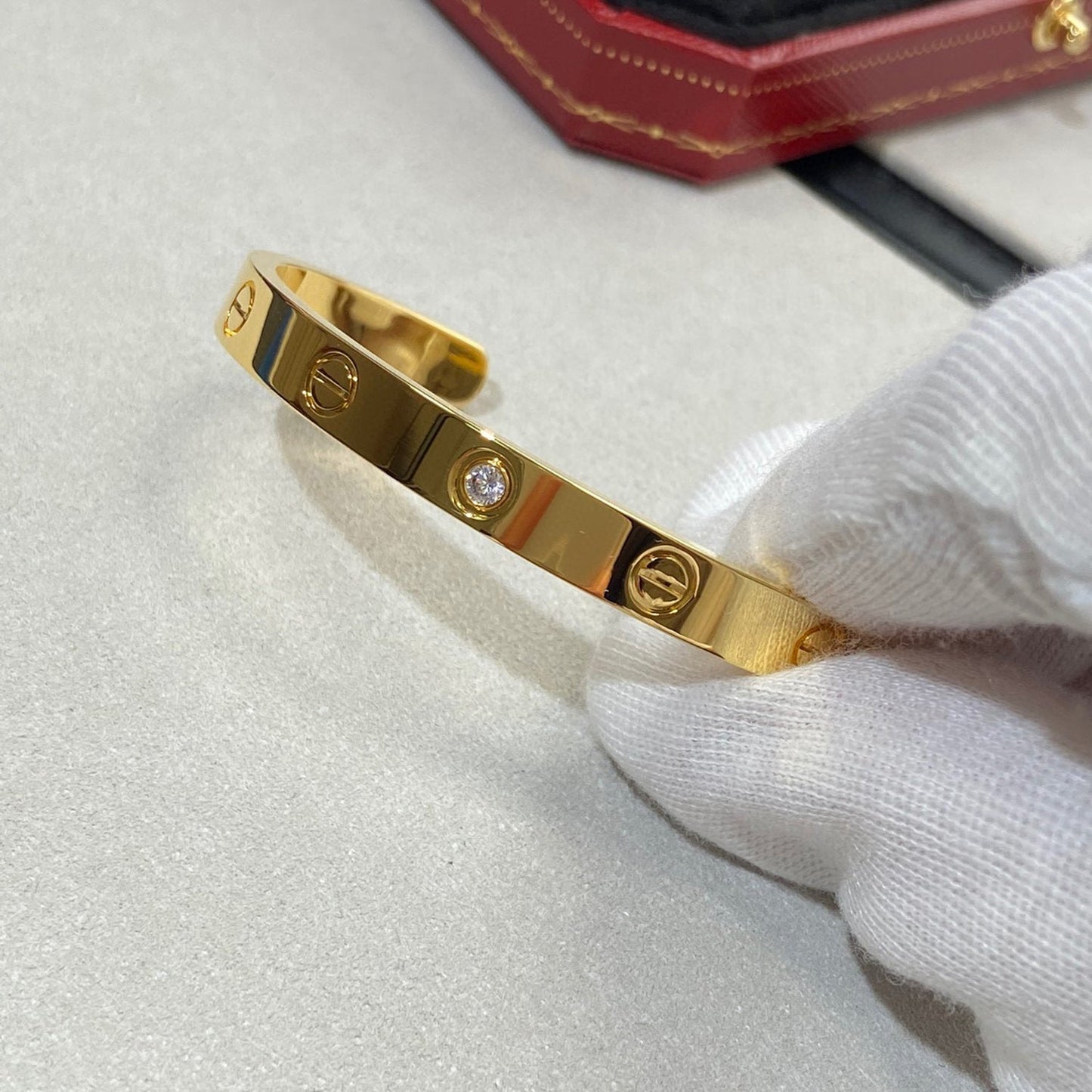 [NOBLE AURA] LOVE BRACELET 6.1MM 1 DIAMOND OPEN CUFF