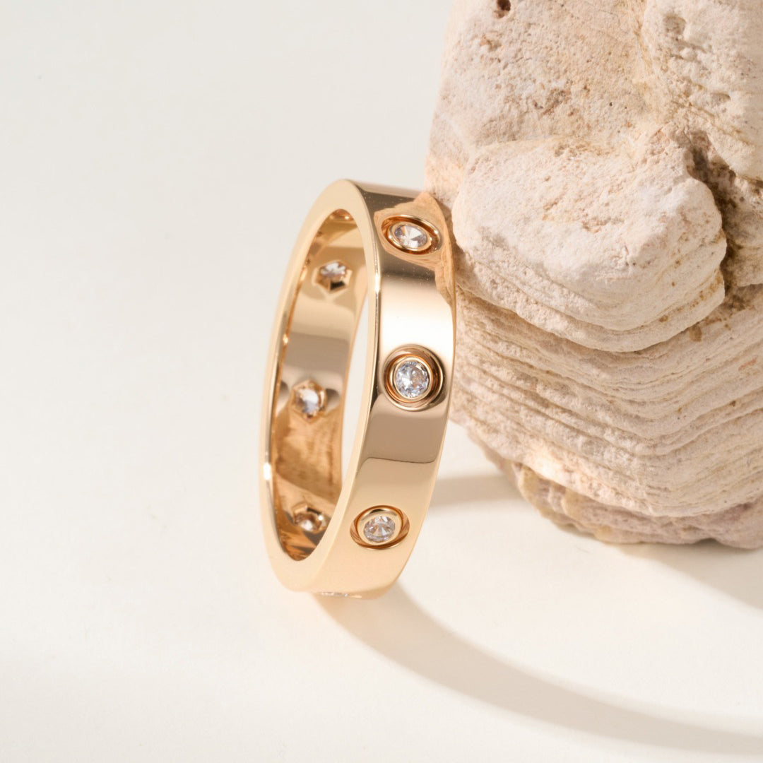 [NOBLE AURA] LOVE 4MM 8 DIAMOND RING
