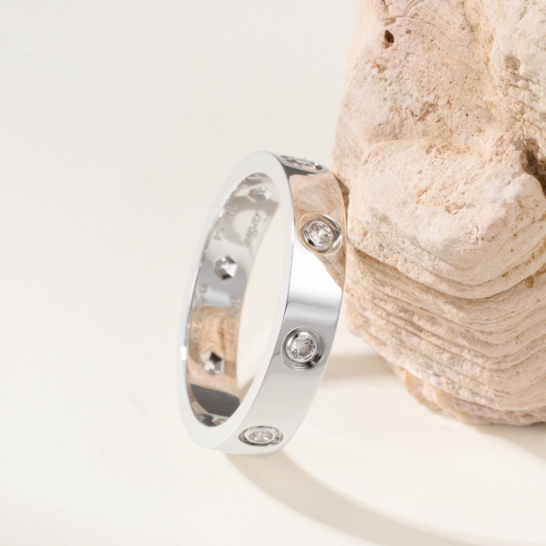 [NOBLE AURA] LOVE 4MM 8 DIAMOND RING