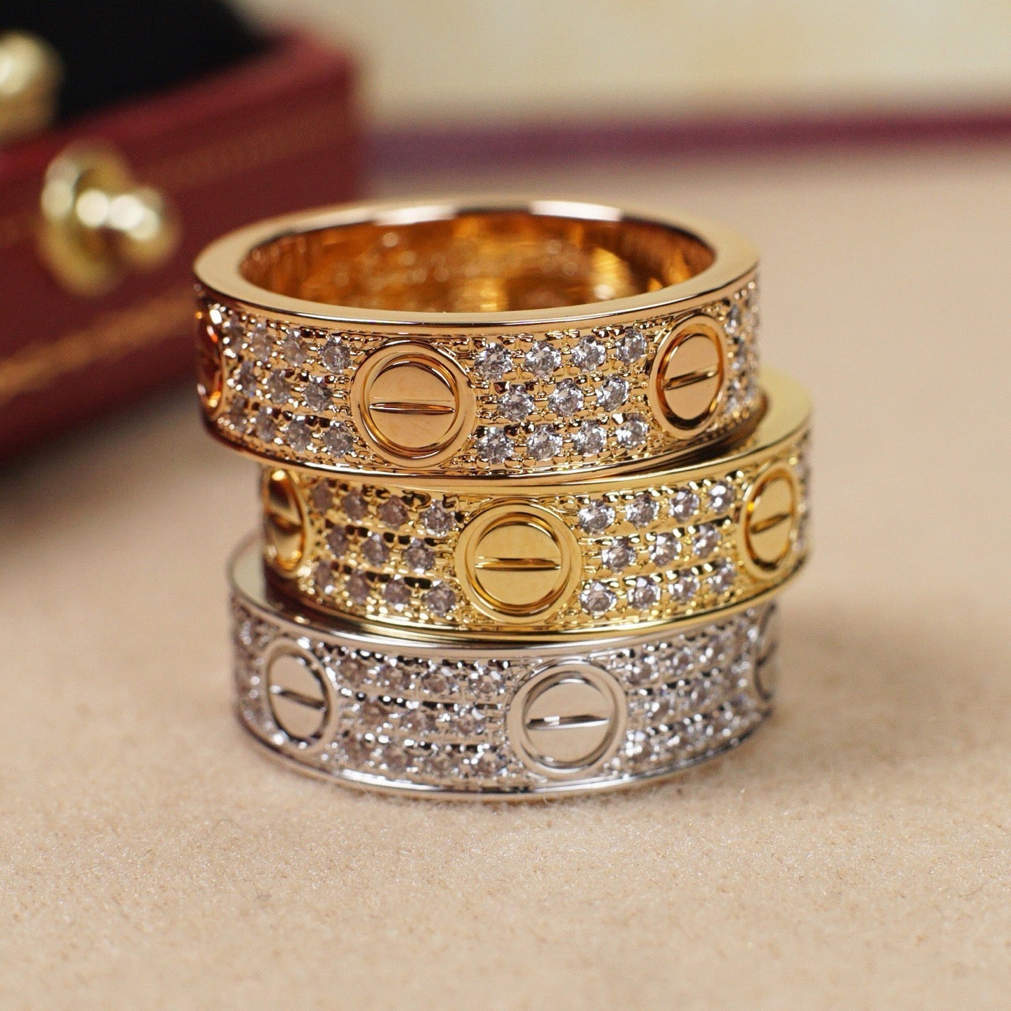 [NOBLE AURA] LOVE RING 5.5MM DIAMONDS PAVED