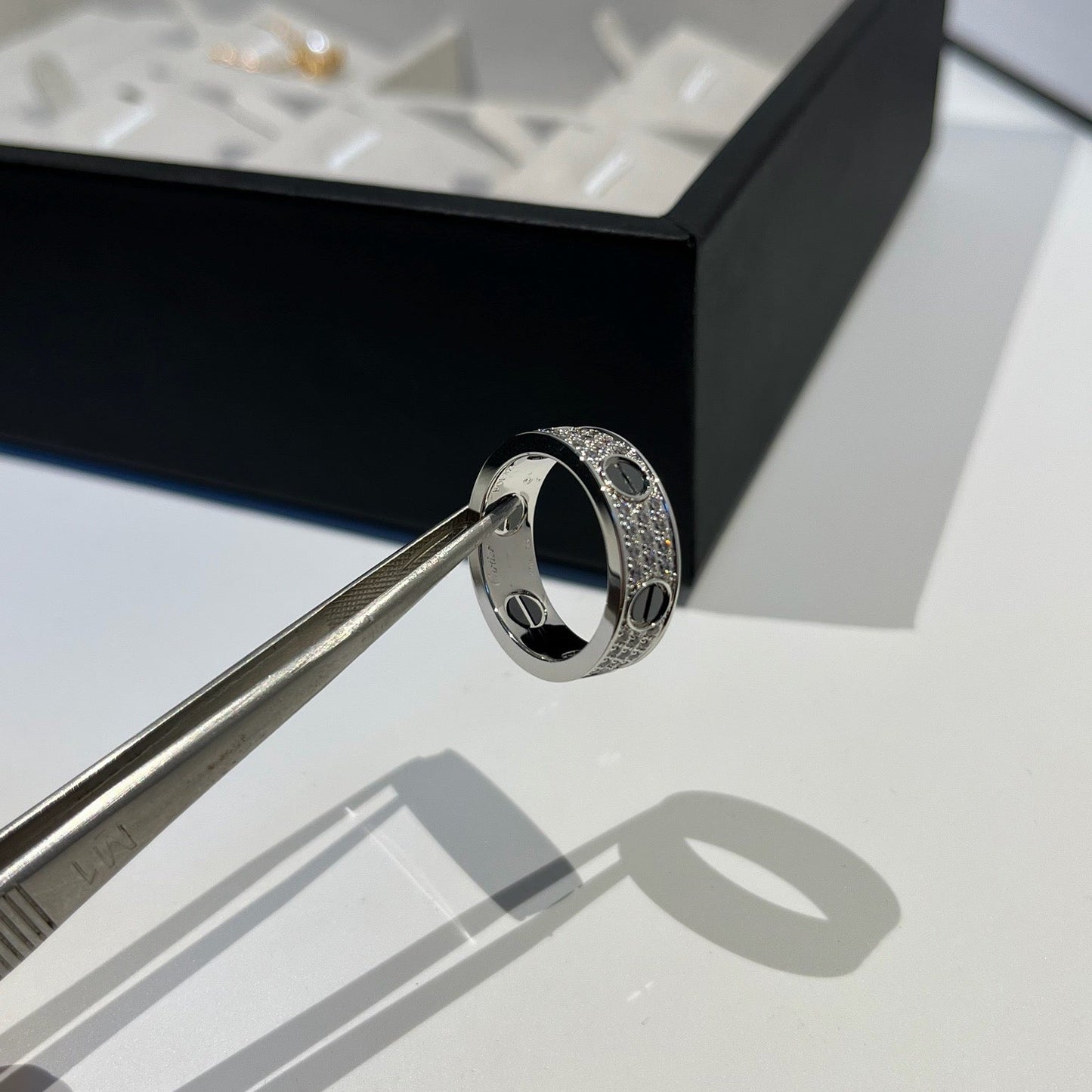 [NOBLE AURA] LOVE RING 5.5MM DIAMONDS PAVED CERAMIC
