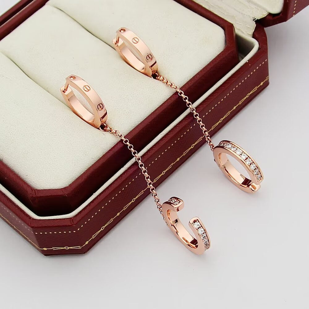 [NOBLE AURA] LOVE 3.0MM HALF DIAMOND EARRINGS