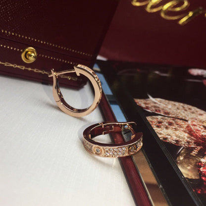 [NOBLE AURA] LOVE 5.5MM DIAMOND PAVED EARRINGS