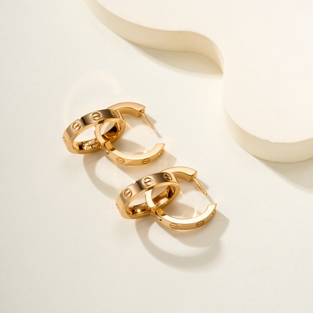 [NOBLE AURA] LOVE 3.3MM DANGLE HALF DIAMOND EARRINGS