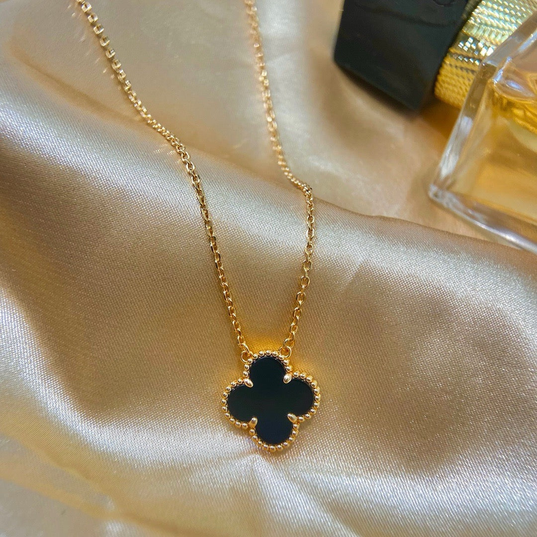 [NOBLE AURA]CLOVER 15MM BLACK ONYX SINGLE FLOWER NECKLACE