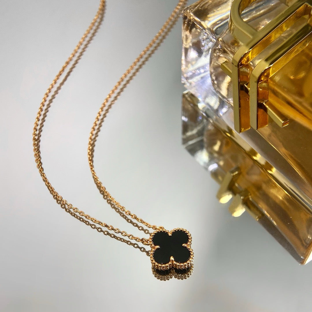 [NOBLE AURA]CLOVER 15MM BLACK ONYX SINGLE FLOWER NECKLACE