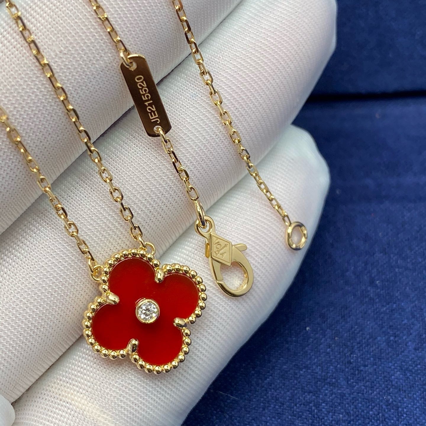 [NOBLE AURA]CLOVER 15MM DIAMOND CARNELIAN NECKLACE