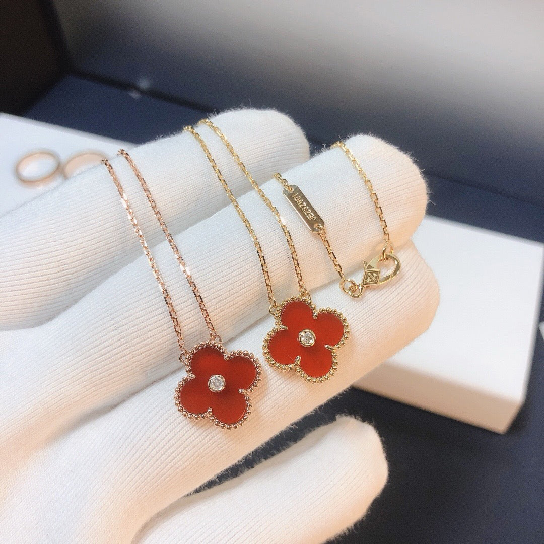 [NOBLE AURA]CLOVER 15MM DIAMOND CARNELIAN NECKLACE