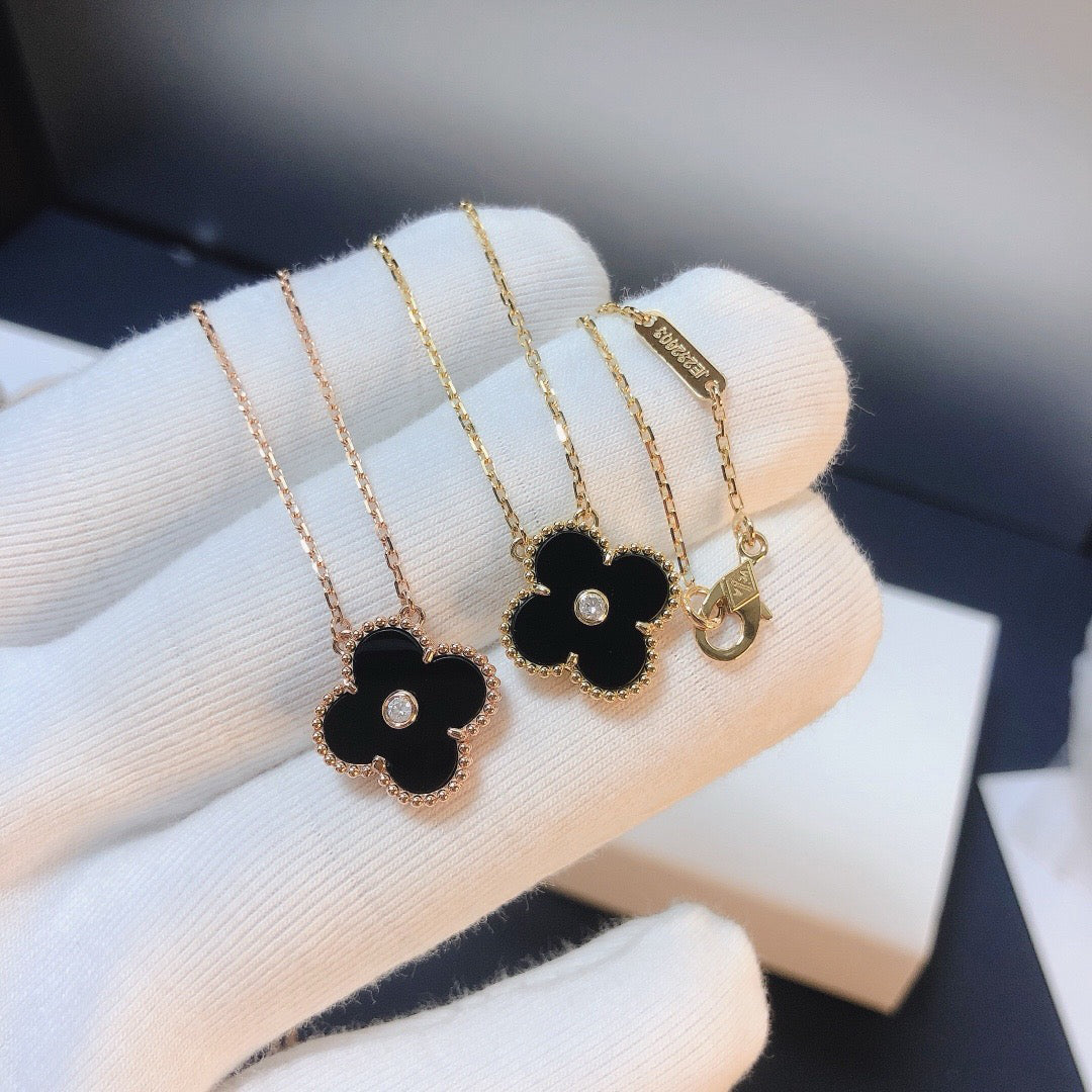 [NOBLE AURA]CLOVER 15MM DIAMOND ONYX NECKLACE