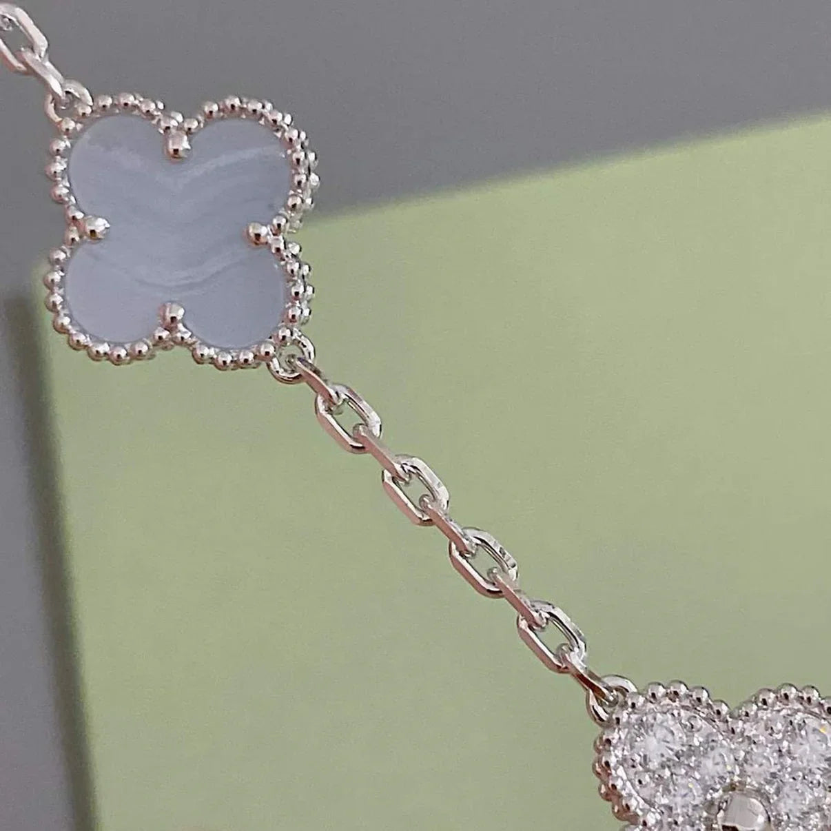 [NOBLE AURA] CLOVER 5 MOTIF PURPLE CHALCEDONY BRACELET COLLECTION