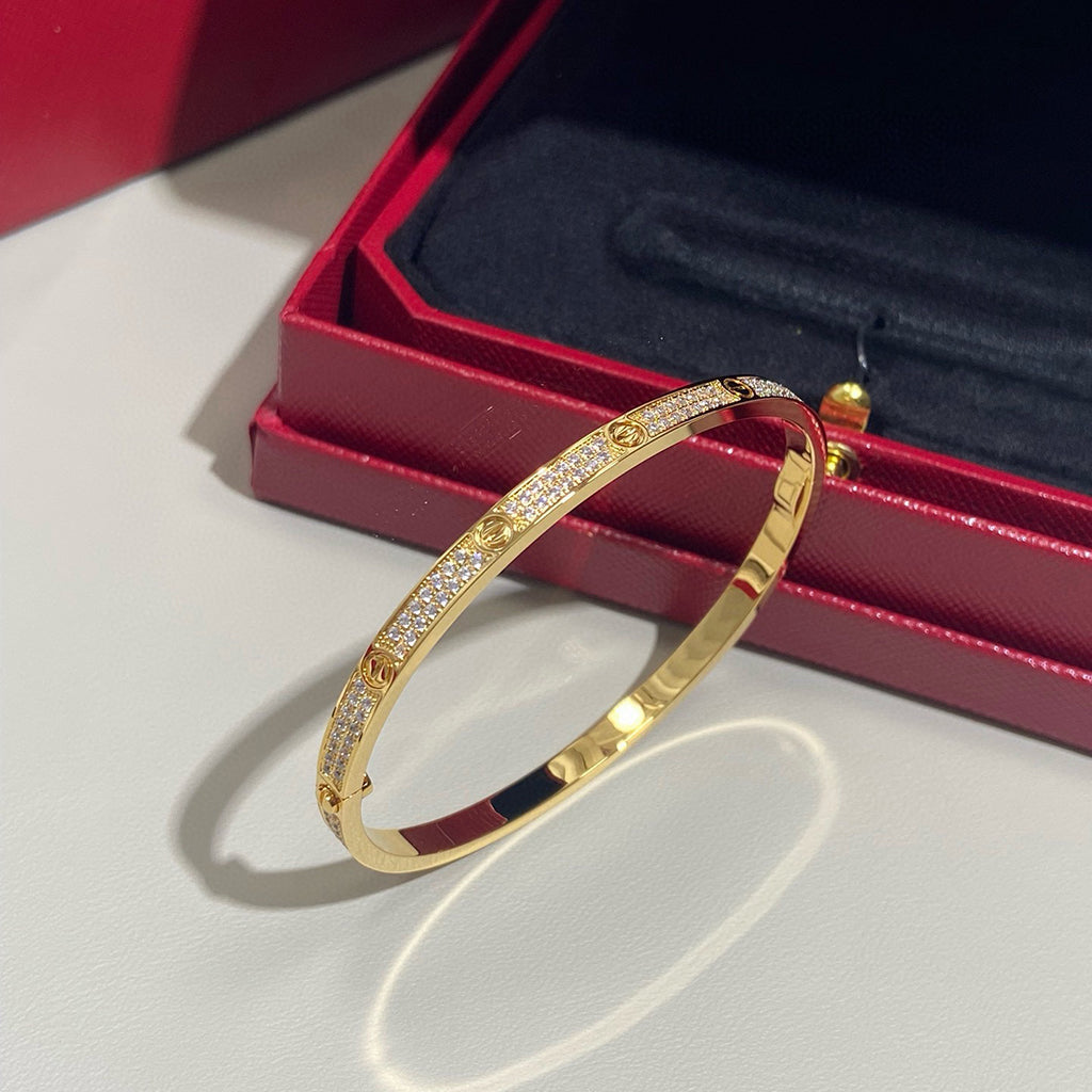 [NOBLE AURA] JUSTE Diamond & LOVE Diamond-Paved Bracelet Stack Set